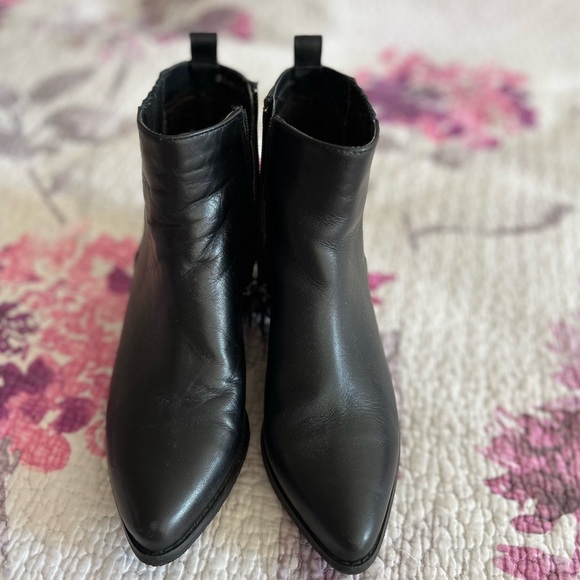 Black leather booties - Picture 2 of 3